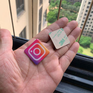 30mm Epoxy NFC Social Media Phone Sticker Instagram <span class=keywords><strong>Snapchat</strong></span> Tiktok Whatsapp NFC Phone Sticker pour Social Media - Product Image 3