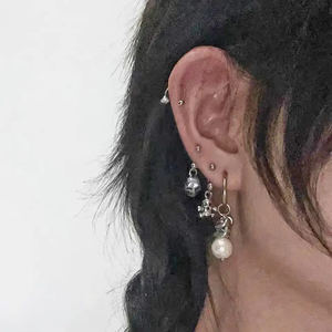 Goth Punk en acier inoxydable <span class=keywords><strong>squelette</strong></span> crâne CZ Dangle lèvres Piercing pour femmes homme Helix Labret C forme boucle d'oreille Cartilage - Product Image 3