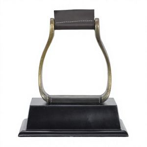Trofeo de estribo de caballo decorativo objeto en venta modelo de estribo de caballo de aluminio fundido objeto antiguo de la mejor calidad para regalo de equitación - Product Image 1
