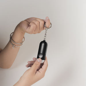 Mini dispositif d'alarme personnel Protection de sécurité auto-défense porte-clés sirène forte alerte d'<span class=keywords><strong>attaque</strong></span> de <span class=keywords><strong>panique</strong></span> outil sûr pour les femmes enfants - Product Image 4