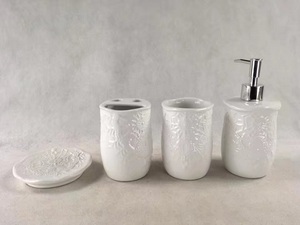 <span class=keywords><strong>Set</strong></span> <span class=keywords><strong>da</strong></span> <span class=keywords><strong>bagno</strong></span> di accessori in ceramica decorativi per la casa di lusso - Product Image 3