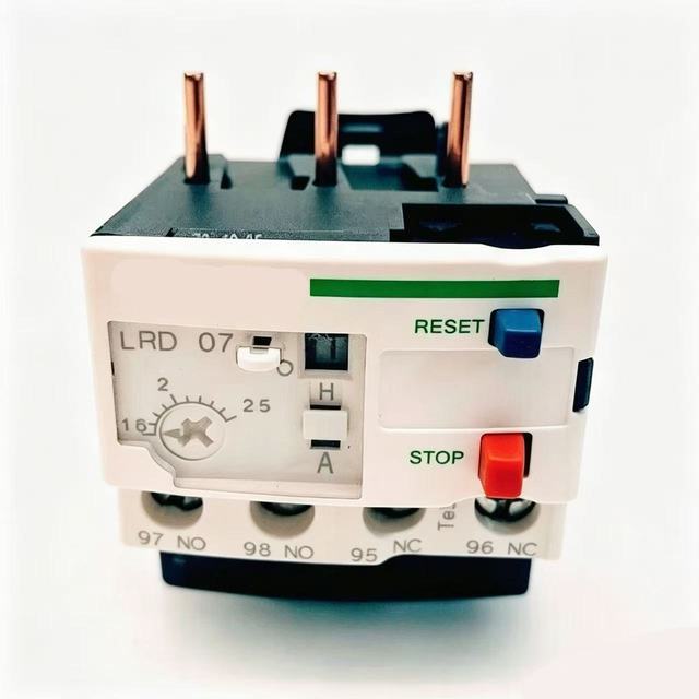 Lrd10c|plc Coordinates with Sensors, Receives Feedback, Forms Closed-loop for