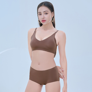 Nouveau été femmes soutien-gorge et <span class=keywords><strong>culotte</strong></span> sous-vêtements Sexy dos nu sans fil sans couture Thai Latex soutien-gorge - Product Image 2