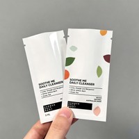 Sachet d'échantillon cosmétique imprimé sur mesure, scellé sur trois côtés avec encoche de déchirement, mini pochette d'essai pour emballage de nettoyant, lotion et soins de la peau