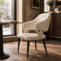 Moderne luxe armstoel met gestikte rugleuning, ergonomisch PU lederen zitting, stevige metalen poten voor hotel, restaurant, thuis en commercieel gebruik.