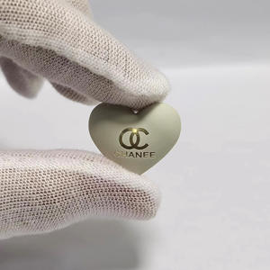 Accesorio de Corazón Metálico Láser Versátil y Moderno de 22*18mm - para Ropa, Accesorios para el Cabello y Fundas de Teléfono - Product Image 6