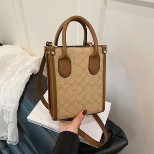 <span class=keywords><strong>Borsa</strong></span> Firmata con Stampa Rétro, Classica <span class=keywords><strong>Borsa</strong></span> di Marca di Alta Qualità, <span class=keywords><strong>Borsa</strong></span> a Mano, <span class=keywords><strong>Borsa</strong></span> a Tracolla da Donna alla Moda - Product Image 5