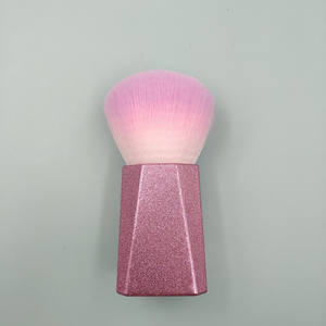 Outil de manucure en nylon doux de grande taille, de qualité supérieure, avec poignée mate rose, brosse de nettoyage pour cheveux et ongles, vente en gros - Product Image 2