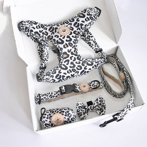 Arnés de malla ajustable para perro, accesorio popular de personalización, chaleco acolchado para perro, bolsa para excrementos, correa para collar - Product Image 1