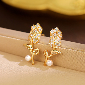 Orecchini a Perno con Fiori di Rosa e Tulipano per Donne, Piccoli Accessori Floreali per Uso Quotidiano alla Moda - Product Image 6