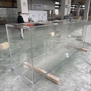 Acuario de Acrílico Rectangular Transparente, Tamaño Personalizado, Estilo Industrial, Resistente a los Rayos UV, Grado Alimenticio, Servicio de Corte - Product Image 1
