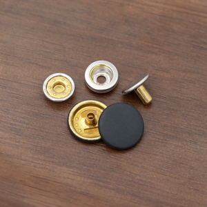 Tùy Chỉnh Mô Hình Thương Hiệu Logo Kim Loại <span class=keywords><strong>Snap</strong></span> Nút Tròn 4 Phần Quần Áo Báo Chí Fastener Nút Cho Hàng May Mặc - Product Image 1