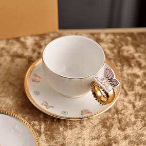Ensemble de tasses et d'assiettes à dessert et à thé de l'après-midi en porcelaine blanche de luxe avec relief de papillon peint à la main de 8 pouces pour mariage - Product Image 4