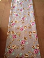 Fourniture en gros de draps 100 % polyester de qualité standard, suivi complet de la réalisation et des progrès de livraison de toute la commande