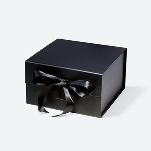 Caja de Regalo con Tapa Magnética Negra, Venta al por Mayor, Diseño de Logotipo Personalizado Disponible, Caja de Regalo Cuadrada Profunda A6 con Cinta - Product Image 1