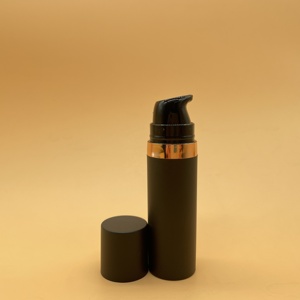 Botella de Bomba Sin Aire de Plástico Negro Mate y Dorado, Capacidades de 5ml, 10ml y 15ml, Tapa de Rosca, para Cosméticos, Lociones, Cremas, Sérum para el Cuidado de la Piel, Probador - Product Image 3