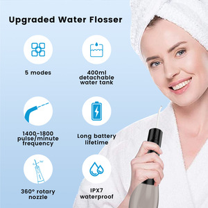 Pulire i denti con il dispositivo di selezione dell'acqua portatile portatile dell'irrigatore elettrico tenuto in mano per salute orale - Product Image 3