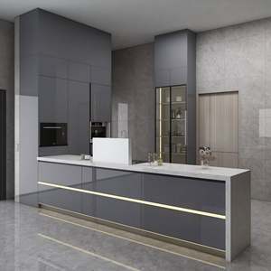 Gabinetes de Cocina Modulares Modernos en Gris Brillante con Diseño en Forma de L y Madera Contrachapada Ecológica - Product Image 1