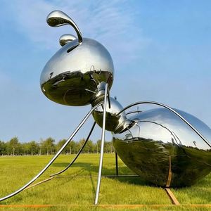 Sculptures métalliques personnalisées en acier inoxydable, résistantes à la corrosion, avec sculptures soudées pour les centres commerciaux et les places en plein air - Product Image 1