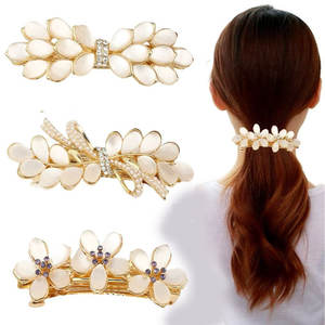 Barrettes à <span class=keywords><strong>cheveux</strong></span> élégantes en forme de fleur avec pierres œil-de-chat - Pinces à ressort antidérapantes pour accessoires capillaires quotidiens et de mariage pour femmes - Product Image 1
