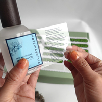 Autocollant adhésif transparent de bouteille cosmétique avec logo personnalisé impression de logo en feuille d'or étiquettes transparentes pour bouteille en verre et pot à bougie