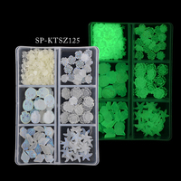 Breloques lumineuses pour ongles, décorations en résine qui brillent dans le noir, avec formes de rose, de crâne, d'étoile de mer et de coquillage, pour fête d'Halloween