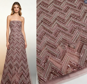 Tela de tul con encaje y pedrería geométrica color <span class=keywords><strong>rosa</strong></span> polvo para vestido de boda, noche, graduación o <span class=keywords><strong>fiesta</strong></span>. - Product Image 1