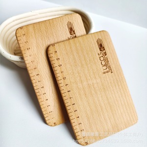 Mini tabla de madera para hornear con regla de medición para transferir masa de pan y trabajar con repostería, artesanía ecológica - Product Image 1