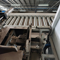 Machine d'étiquetage automatique de cartons pour l'emballage alimentaire sur surface plane