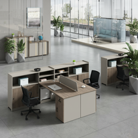 Ensemble de mobilier de bureau commercial moderne et durable en bois, anti-rayures, avec bureau, chaise et rangement multifonctionnel pour 2 à 6 postes de travail