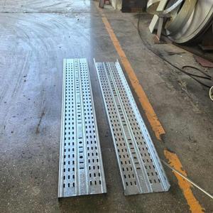 亜鉛メッキ鋼板穿孔ケーブルトレイロール成形機 ケーブルトレイラダー製造冷間ロール成形機 - Product Image 4