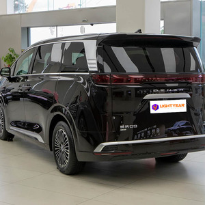 Denza D9 EV, véhicule utilitaire familial électrique neuf, longue autonomie, 7 places, hybride rechargeable, en stock en Chine. - Product Image 5