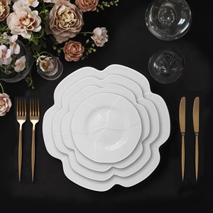 Assiettes plates en porcelaine fine blanche à motif <span class=keywords><strong>de</strong></span> feuilles <span class=keywords><strong>de</strong></span> chou, <span class=keywords><strong>assiette</strong></span> <span class=keywords><strong>de</strong></span> présentation rétro à fleurs en relief - Product Image 1
