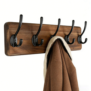 Appendiabiti da Parete Salvaspazio in Legno Resistente per Vestiti, Borse e Snowboard - Product Image 1