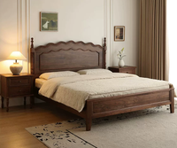 Lit mural en bois massif de style farmhouse mi-siècle, design rétro à tiges avec tête de lit ondulée, taille Queen pour la décoration de chambre