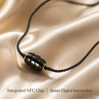 Cordon minimaliste à tresse fine réglable, noir jais, avec perles segmentées, à broches cannelées, intégrant une puce NFC NTAG216, pour identification