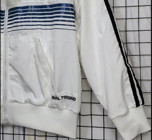 Camisa de Futebol Branca Impermeável Elástica Respirável com Proteção UV e Logotipo Frontal/Traseiro Unissex Adulto - Modelo 2526 - Product Image 4