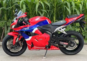Moto HonDa1 CBR600 F5 - Moto sportive <span class=keywords><strong>de</strong></span> poids moyen haute performance 600CC, puissance robuste et qualité fiable - Product Image 5