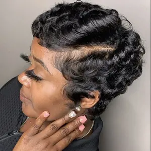 วิกผมลูกไม้แบบตัดสำเร็จ ผมบราซิลแท้แบบเรมี่ 13x4 โปร่งใสสำหรับติดลูกไม้ ความหนาแน่น 180% พร้อมหวี 4 ตัว ถอนขนแล้ว ผมแท้สำหรับผู้หญิง ผมสั้น - Product Image 1