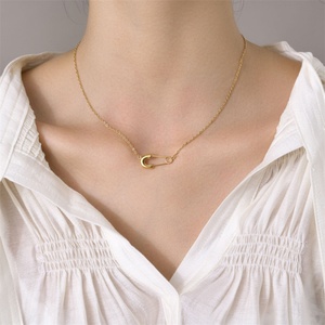 Collar de Moda con Dije de Imperdible de Acero Inoxidable Chapado en Oro de 18k para Mujer, Cadena de Eslabones Casual Deportiva, Regalo para Aniversario o Fiesta - Product Image 2