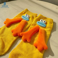 Chaussettes mi-mollet en polyester tricoté jetables, respirantes et colorées, avec motif de monstre de dessin animé 3D et mains magnétiques, design fantaisie mignon et amusant