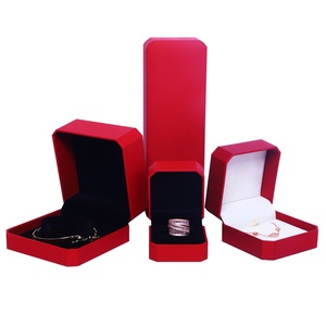 Caja de Joyería de Papel con Aspecto de Cuero Rojo de Lujo, Estuche Octagonal Personalizado para Anillos, Collares, Colgantes y Pulseras - Product Image 2