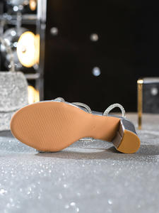 Sandali con tacco alto Xuanhui, nuovo stile estivo, con strass, punta tonda, tacco grosso argentato e cinturino incrociato. - Product Image 6