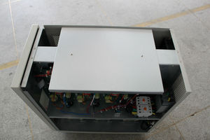 อินเวอร์เตอร์ไฮบริดพลังงานลมและแสงอาทิตย์ 3 เฟส 48V 5KW 6KW 7KW 8KW 10KW 12KW พร้อมใบรับรอง CE - Product Image 6