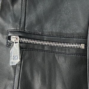 Giacca in <span class=keywords><strong>Pelle</strong></span> Corta Personalizzata da Donna, Giacca in <span class=keywords><strong>Pelle</strong></span> Nera Punk Cool, Personalizzazione <span class=keywords><strong>di</strong></span> Fabbrica, Vendita Diretta - Product Image 5