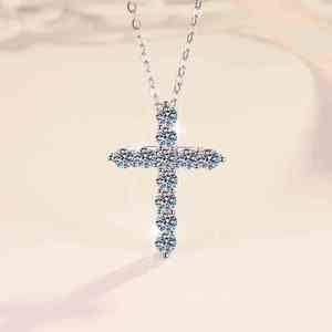 Joyería Fina Nuevo Diseño Elegante de Alta Calidad con Moissanita de Diamante Completo VVS1 Colgante de Cruz en Plata de Ley S925 - Product Image 3