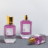 Bouteilles de parfum en verre épais de créateur Pulvérisateur à pompe à bouchon doré unique Emballage de parfum personnalisé 30ml 50ml 100ml Sérigraphie