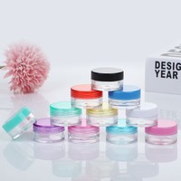 Pots en plastique polyvalents de 3 ml et 5 ml pour l'emballage personnalisé de cosmétiques en marque blanche, échantillons, crèmes et vente au détail