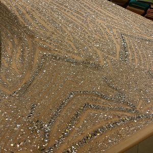 ผ้าลูกไม้ปักลายดอกไม้ประดับคริสตัลคุณภาพพรีเมียมสำหรับชุดแต่งงาน ชุดราตรี และงานแฟชั่น - Product Image 1