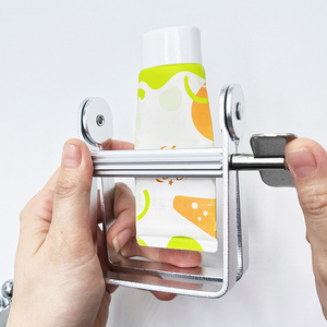 Logo personalizzato stampato al Laser in alluminio metallo dentifricio in metallo <span class=keywords><strong>tubo</strong></span> di rotazione per crema per il viso e set da bagno - Product Image 1